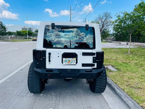 Used 2018 Jeep Wrangler Unlimited Sport AWD/4WD image 4