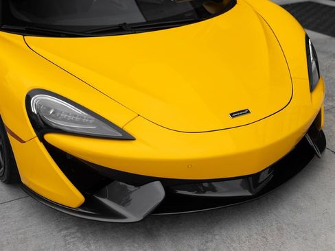 Used 2019 McLaren 570S Spider RWD image 5