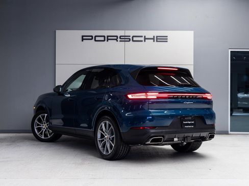 Certified 2026 Porsche Cayenne AWD/4WD image 3