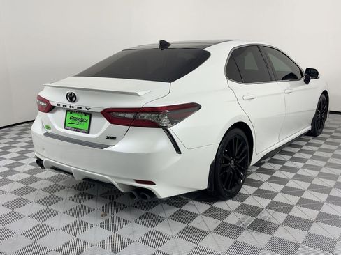 Used 2022 Toyota Camry XSE image 9