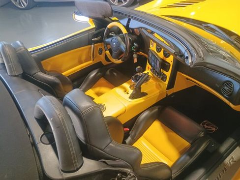 Used 2005 Dodge Viper SRT-10 image 35