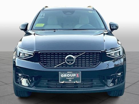 Certified 2023 Volvo XC40 B5 Plus w/ Protection Package Premier image 3