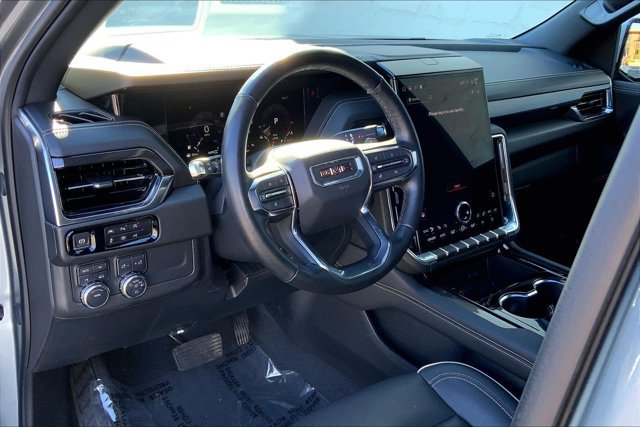 Used 2025 GMC Yukon Elevation w/ Technology Package AWD/4WD image 14