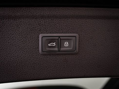 Used 2023 Audi Q5 2.0T Premium w/ Convenience Package image 22