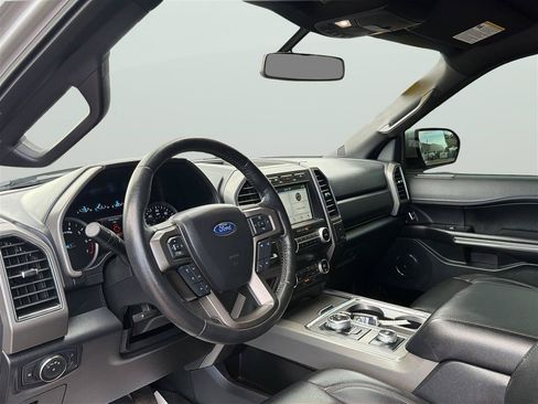 Used 2019 Ford Expedition XLT w/ Equipment Group 201A AWD/4WD image 11