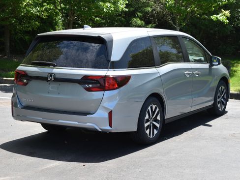 New 2026 Honda Odyssey EX-L image 8