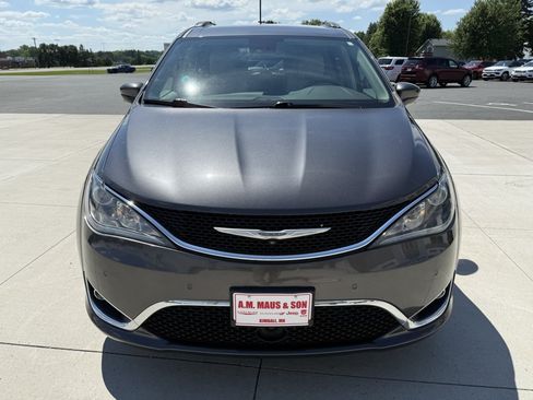 Used 2018 Chrysler Pacifica Touring-L Plus w/ Advanced Safetytec Group FWD image 2