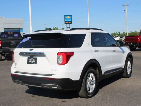 Used 2023 Ford Explorer XLT w/ Equipment Group 202A AWD/4WD image 9