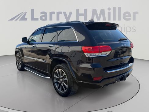 Used 2017 Jeep Grand Cherokee Overland w/ Jeep Active Safety Group RWD image 3