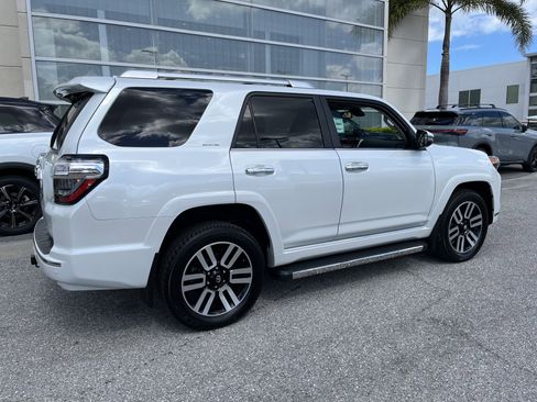 Used 2024 Toyota 4Runner Limited AWD/4WD image 9