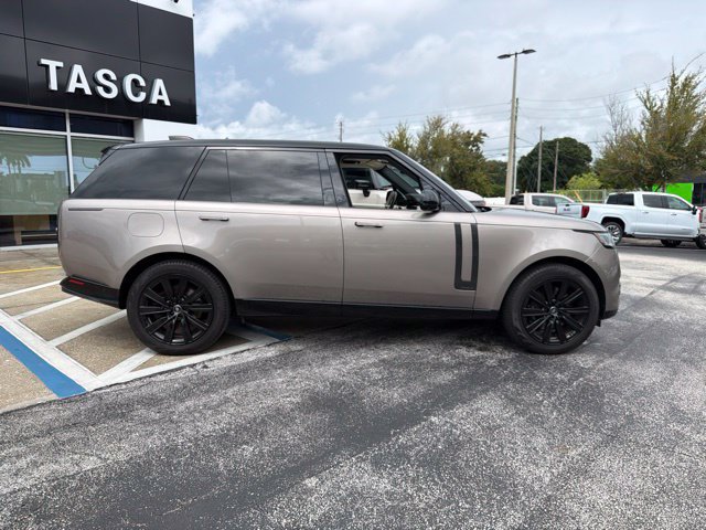Used 2023 Land Rover Range Rover Long Wheelbase Autobiography AWD/4WD image 8