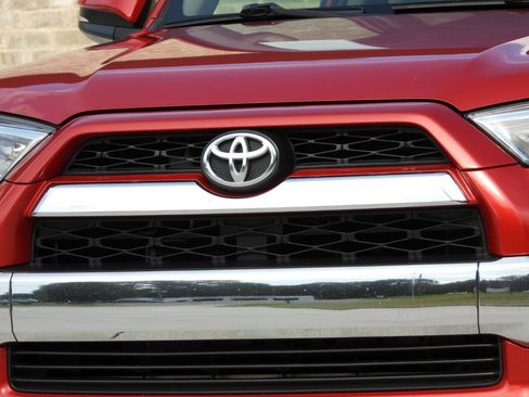 Used 2019 Toyota 4Runner Limited RWD image 5