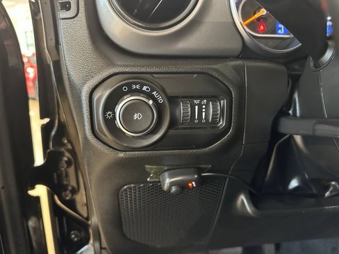 Used 2022 Jeep Wrangler Unlimited Sport AWD/4WD image 24