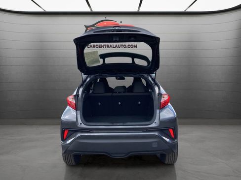 Used 2019 Toyota C-HR LE FWD image 29