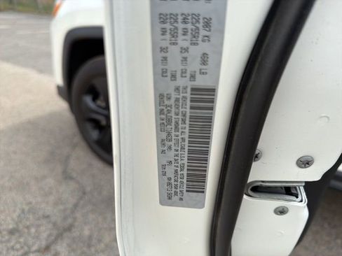 Used 2020 Jeep Compass Latitude image 33