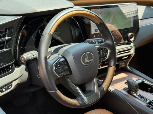 Certified 2025 Lexus RX 350 Premium w/ Accessory Package (Z1) FWD image 18