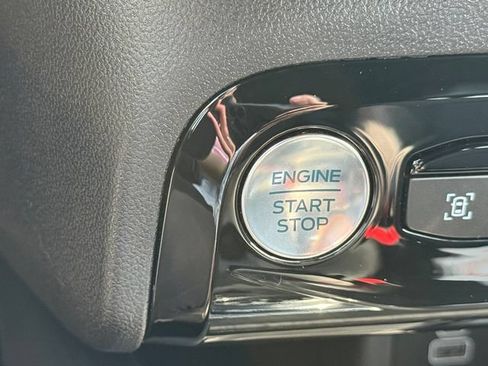 Certified 2024 Ford Escape ST-Line Elite AWD/4WD image 17