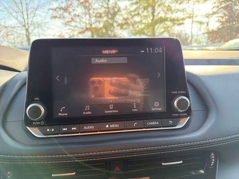 Used 2021 Nissan Rogue SV image 22