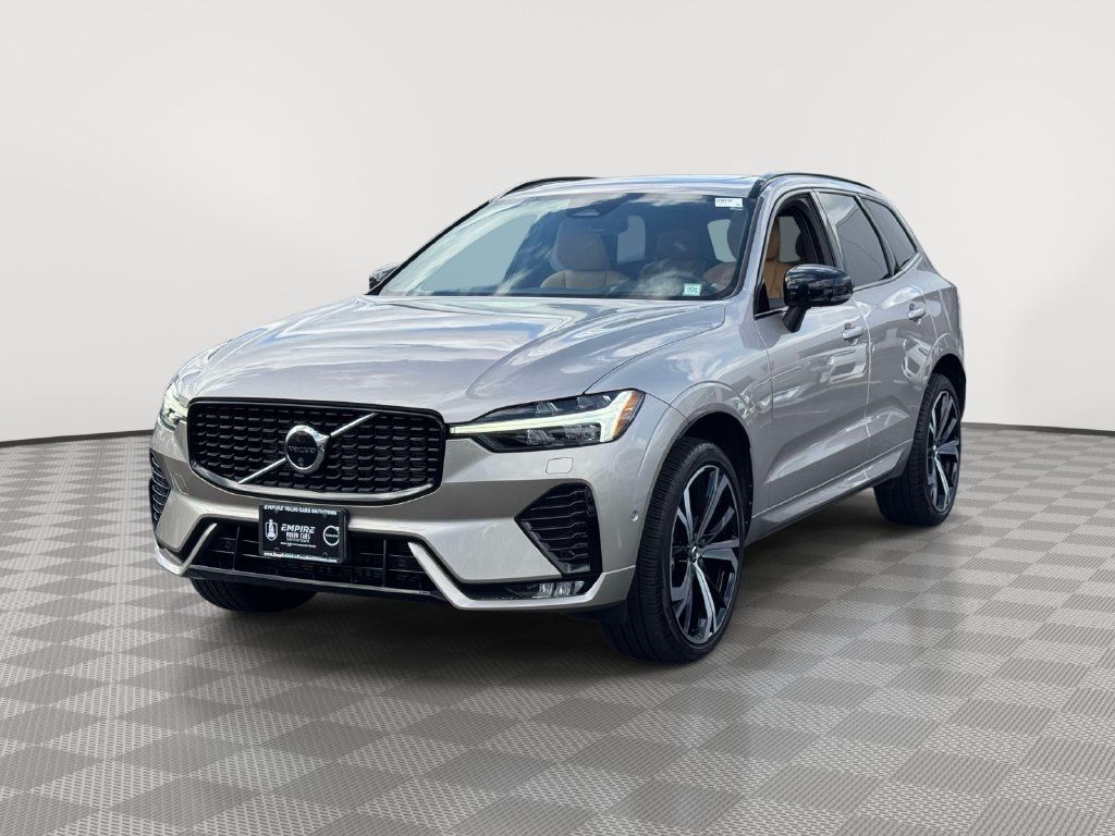 Certified 2024 Volvo XC60 B5 Ultimate AWD/4WD image 2