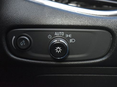 Used 2016 Chevrolet Malibu LT image 19