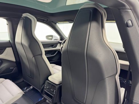 Used 2023 Porsche Taycan 4S w/ Premium Package image 37