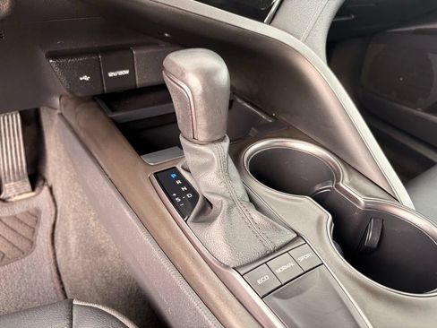 Used 2023 Toyota Camry SE FWD image 19