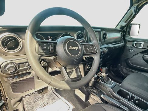 Used 2023 Jeep Wrangler Unlimited AWD/4WD image 12