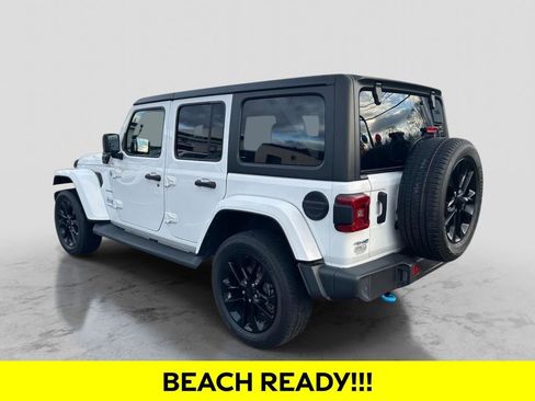 Used 2022 Jeep Wrangler Unlimited Sahara w/ Safety Group image 7