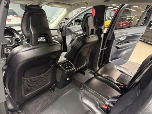 Used 2020 Volvo XC90 T6 Momentum w/ Protection Package Premier AWD/4WD image 41