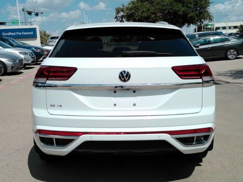 Used 2021 Volkswagen Atlas Cross Sport SE FWD image 7