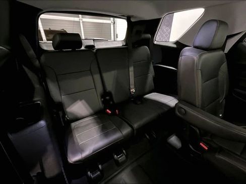 Used 2021 Chevrolet Traverse RS image 27