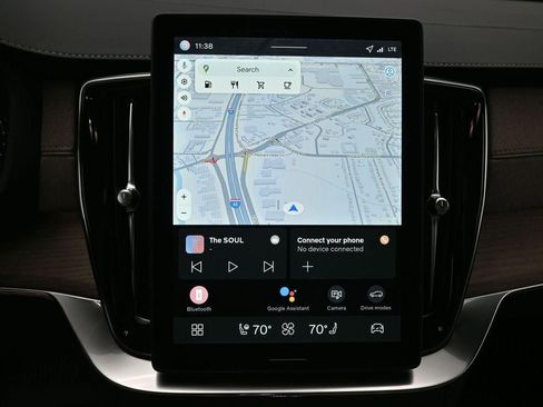 New 2026 Volvo XC90 B5 Plus w/ Protection Package Premier image 16