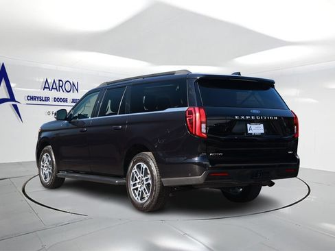 Used 2025 Ford Expedition Max Active AWD/4WD image 2