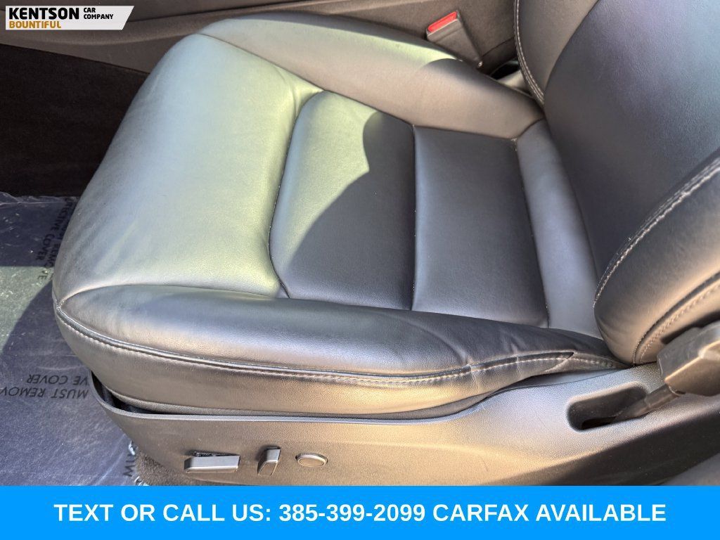 Used 2024 Tesla Model Y Performance AWD/4WD image 28