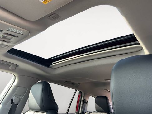 Used 2024 Toyota Highlander XLE image 26