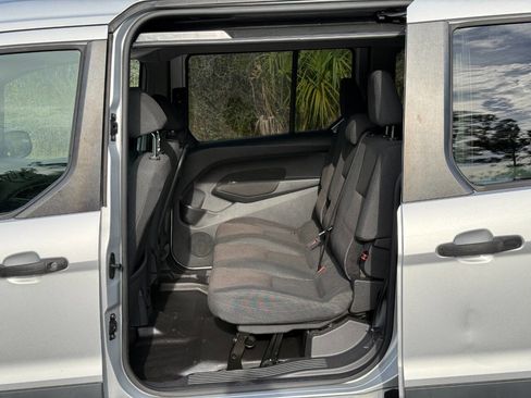 Used 2017 Ford Transit Connect XL image 13