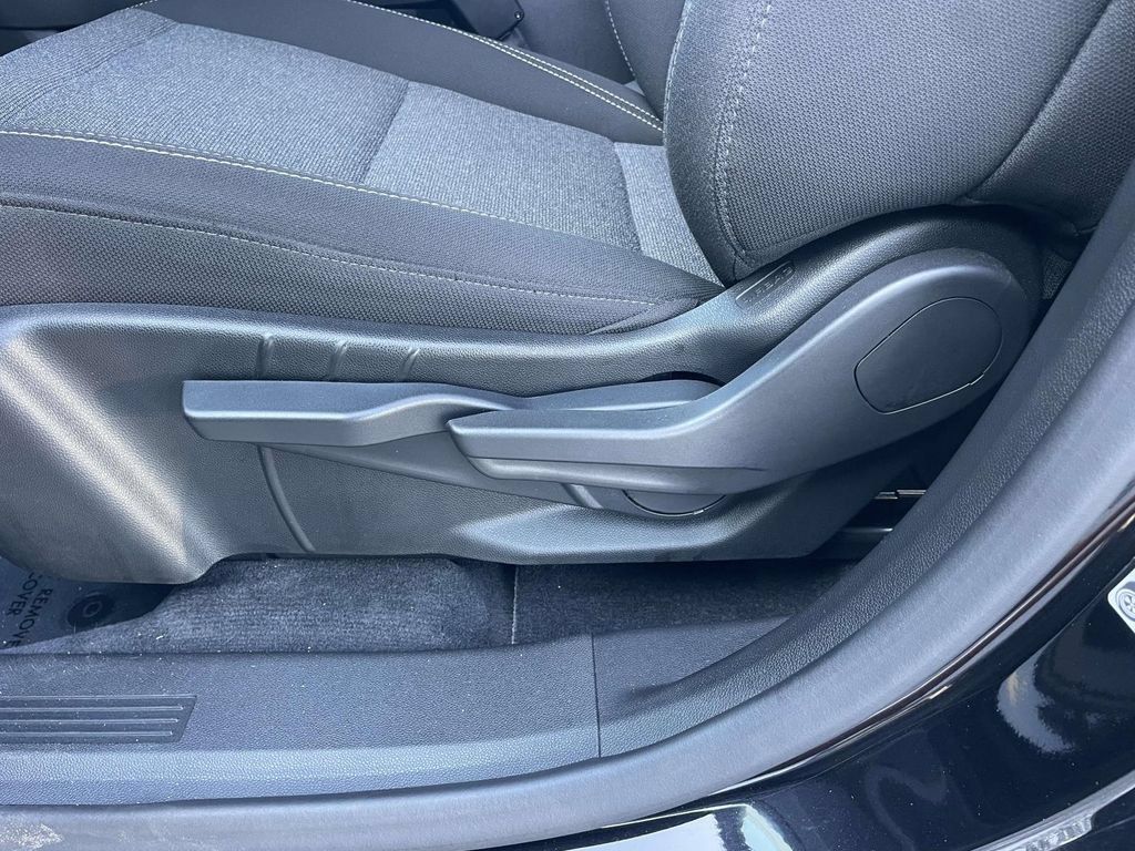Used 2025 GMC Terrain Elevation AWD/4WD image 13