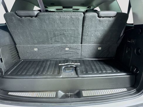 Used 2017 Cadillac Escalade Luxury AWD/4WD image 35