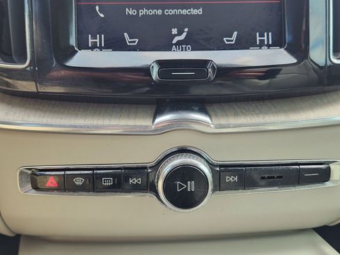 Used 2020 Volvo XC60 T6 Inscription w/ Protection Package Premier AWD/4WD image 22