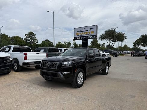Used 2024 Nissan Frontier SV w/ Technology Package RWD image 41