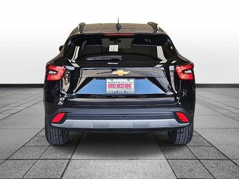 Used 2025 Chevrolet Trax LT w/ LT Convenience Package FWD image 5