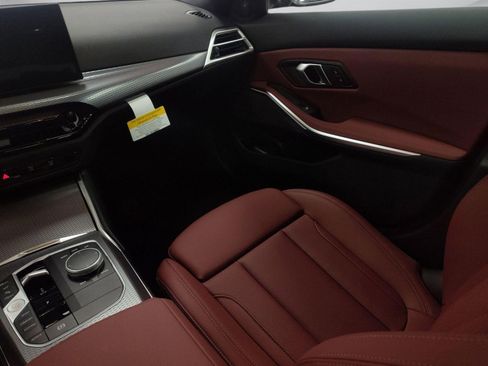 Used 2026 BMW 330i Sedan w/ Premium Package image 23