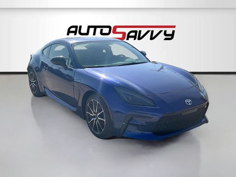 Used 2025 Toyota GR86 w/ ALL Weather Mat Package (TMS) RWD image 1