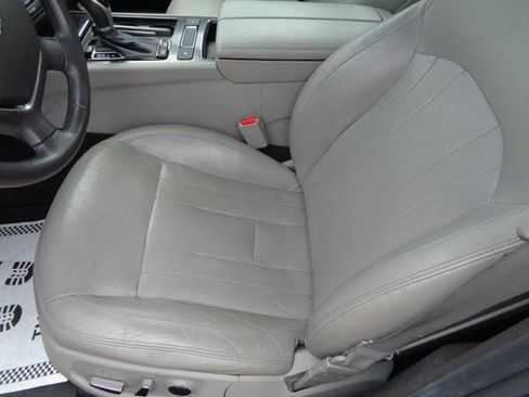 Used 2017 Genesis G80 3.8 RWD image 28