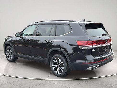 Used 2024 Volkswagen Atlas SE image 17