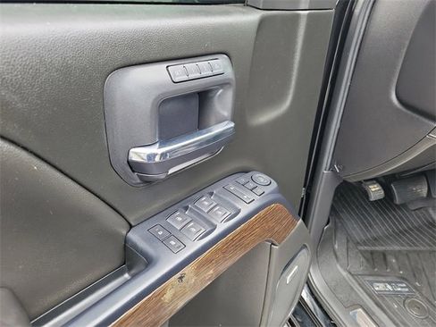 Used 2018 GMC Sierra 1500 Denali w/ Denali Ultimate Package image 9