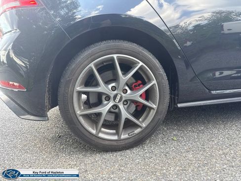Used 2018 Volkswagen GTI SE FWD image 11