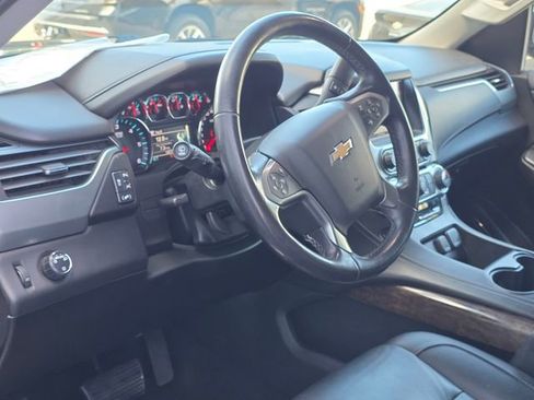 Used 2016 Chevrolet Suburban LT image 9