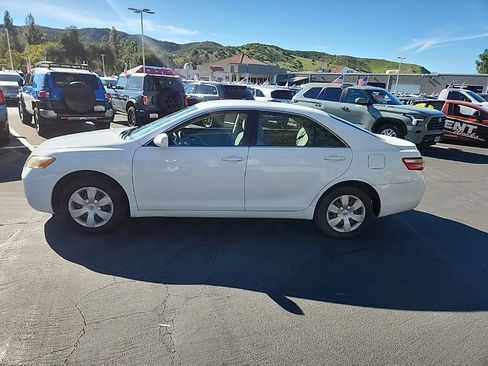 Used 2009 Toyota Camry image 2