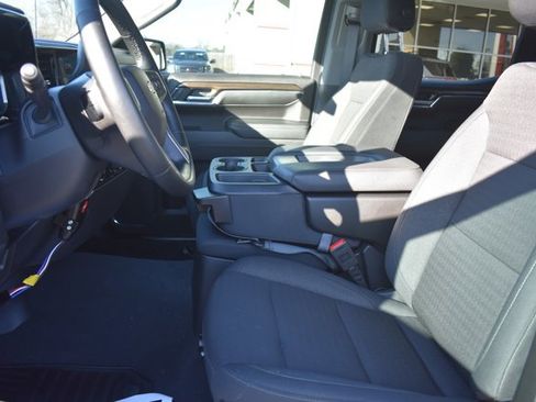 Used 2024 Chevrolet Silverado 1500 LT image 14